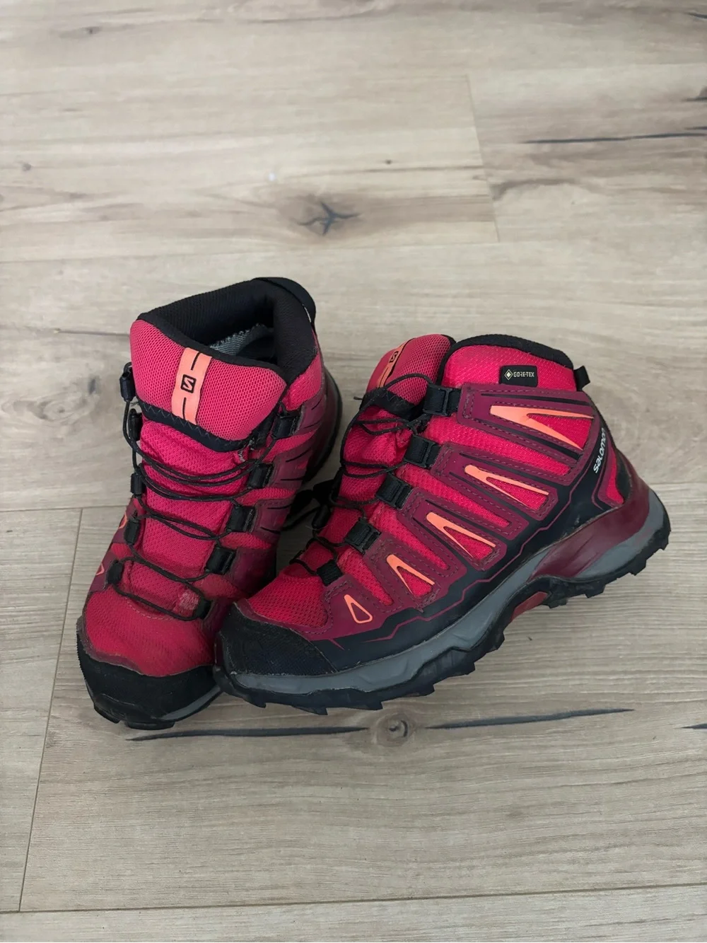 Salomon Kids Red and Black Trail Mid-Top Hiking Boots